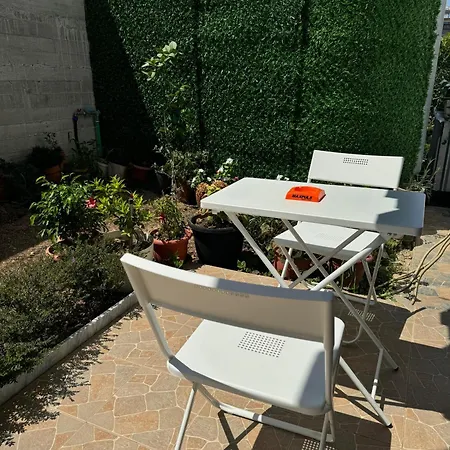 Anila's Roooms Garden View Appartement