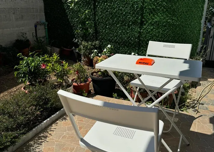 Anila's Roooms Garden View Appartement